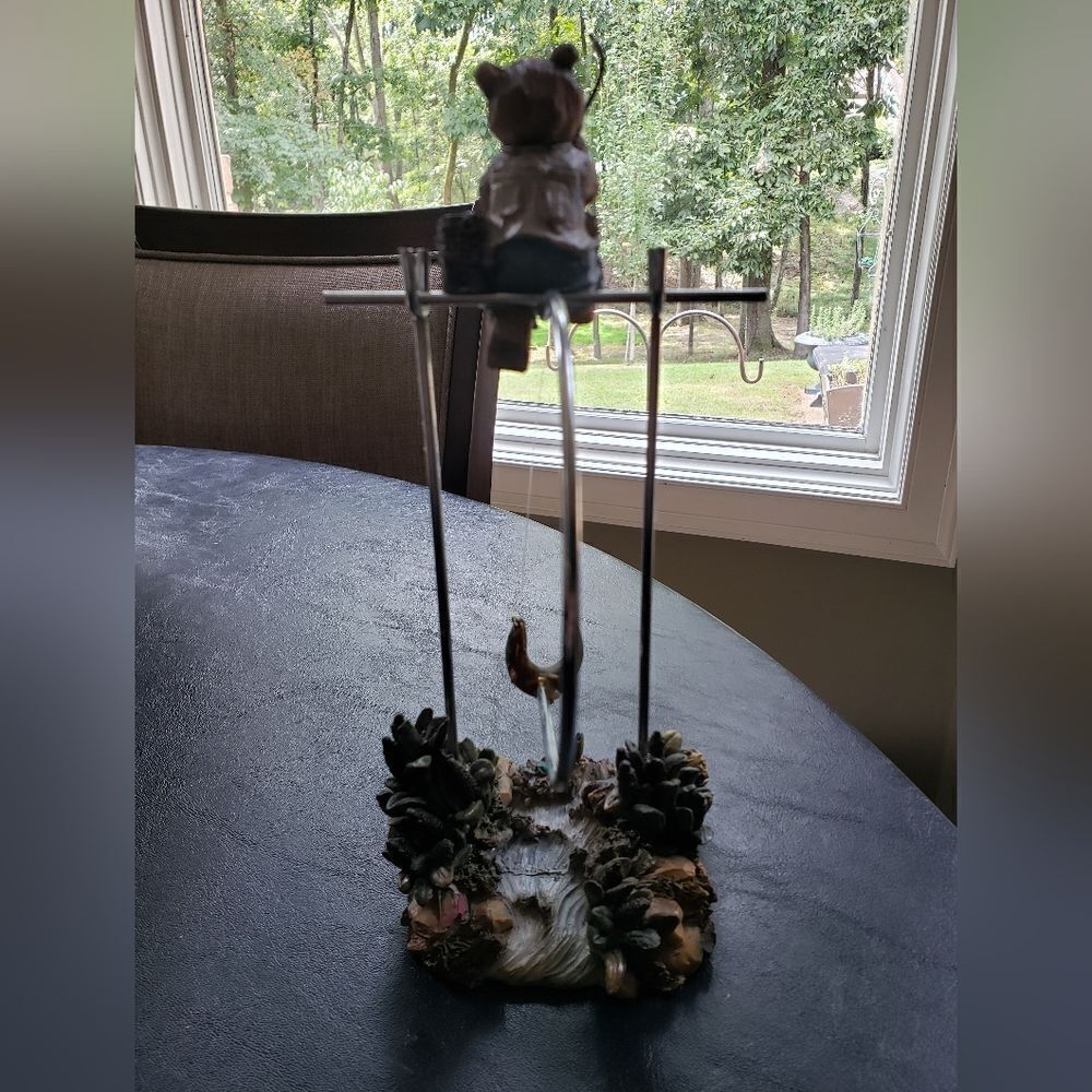 Pendulum Fishing Bear - Picture 5 of 11